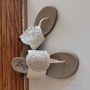 Brighton Lucera Boho Medallion laser Wedge Thong Sandal 9 cream leather shoes